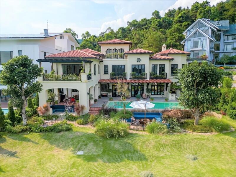 Tam Đảo Villa 19 golf - View biệt thự có hồ bơi 