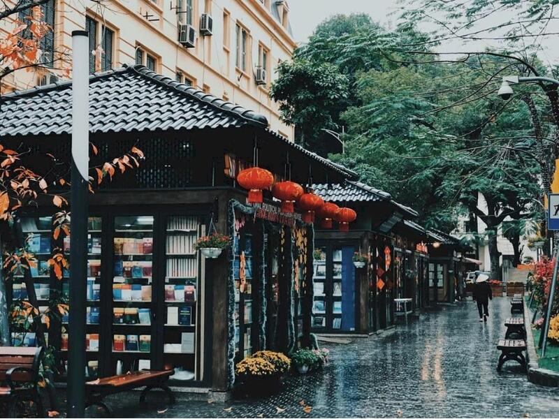 Phố sách 19/12 là một điểm đến lý tưởng cho những người yêu sách và yêu Hà Nội