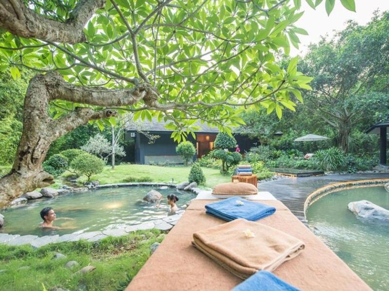 Tắm khoáng nóng kiểu Nhật tại Serena Resort