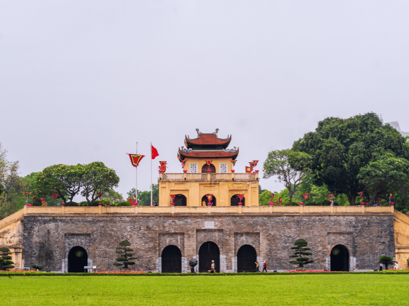 Hoàng thành Thăng Long là trung tâm chính trị, kinh tế và văn hóa của Việt Nam trong gần một ngàn năm