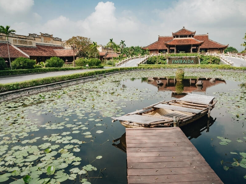 Emeralda Ninh Bình rất gần Hà Nội, đường đi cũng rất tiện lợi