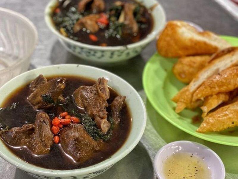 Quán mì gà tần bà Dậu