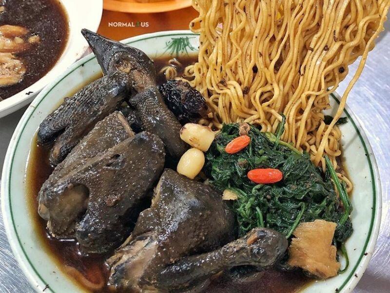 Quán mì gà tần cô Oanh