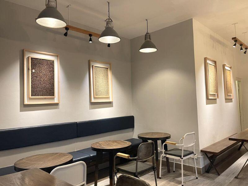   Là Việt Coffee