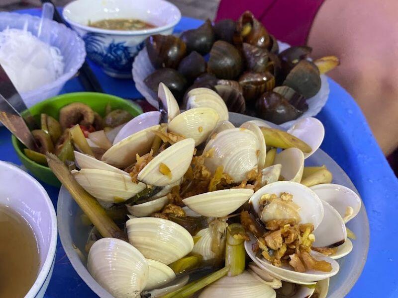 Quán ốc Bà Câm