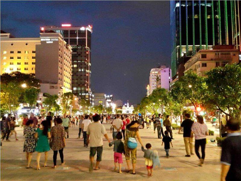 Phố đi bộ Nguyễn Huệ