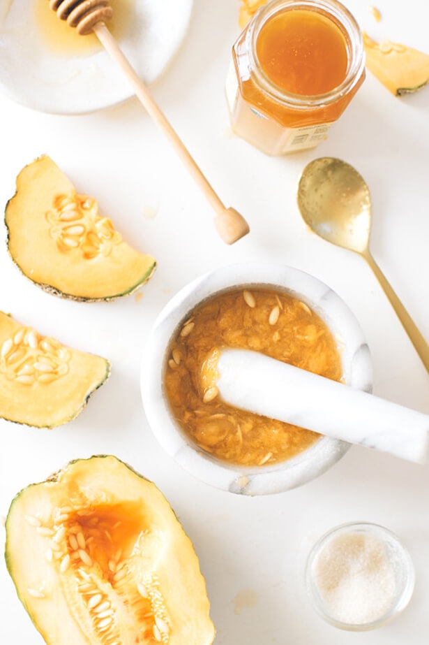 Phục hồi làn da với scrub dưa lưới