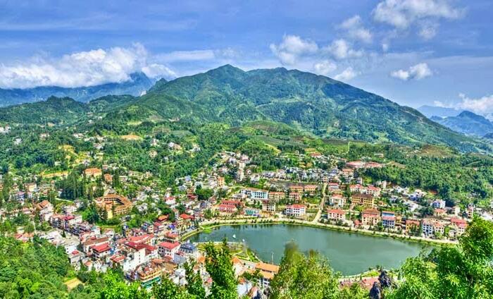 Leo Hàm Rồng, ngắm thị trấn Sapa từ trên cao