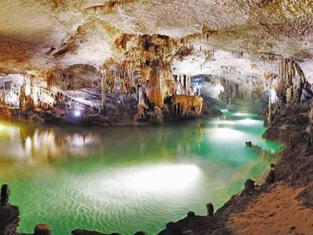 Động Đá Bạc