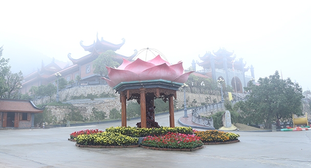 Chùa Ba Vàng