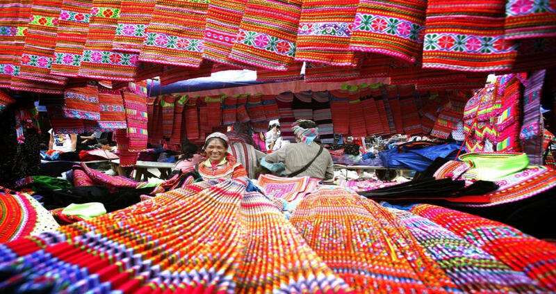Chợ tình Sapa