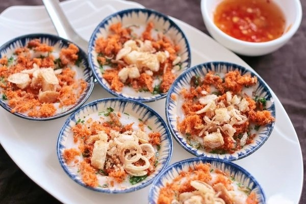Quán Bánh bèo nóng đường Núi Thành
