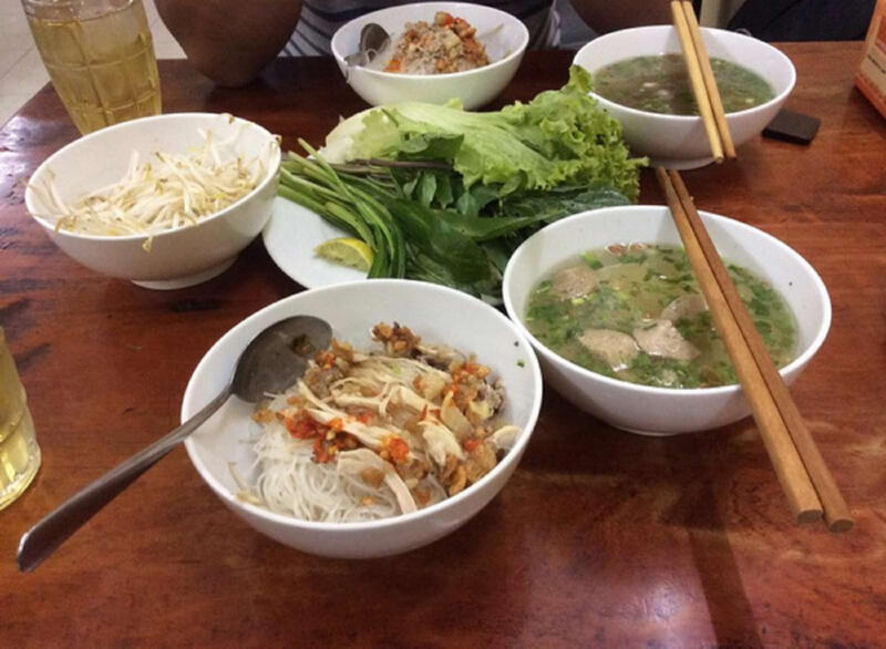 Phố ẩm thực Phan Xích Long