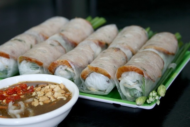 Phố ẩm thực Phan Xích Long