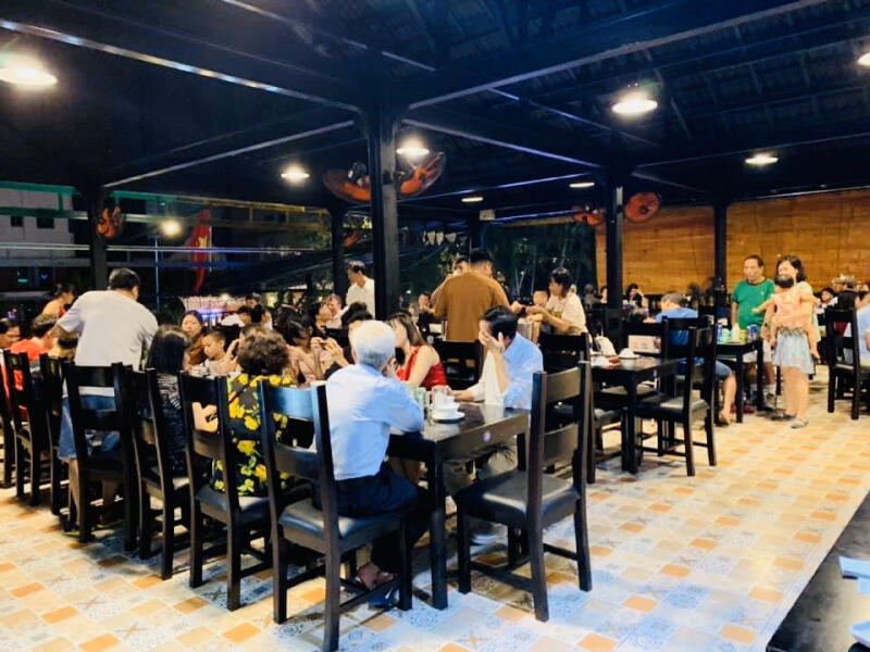 Cơm niêu Đại Việt.