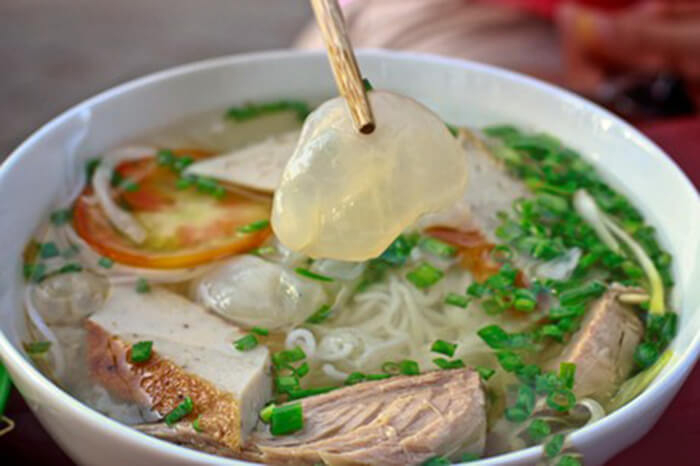 Phố bún sứa trên đường Bà Triệu