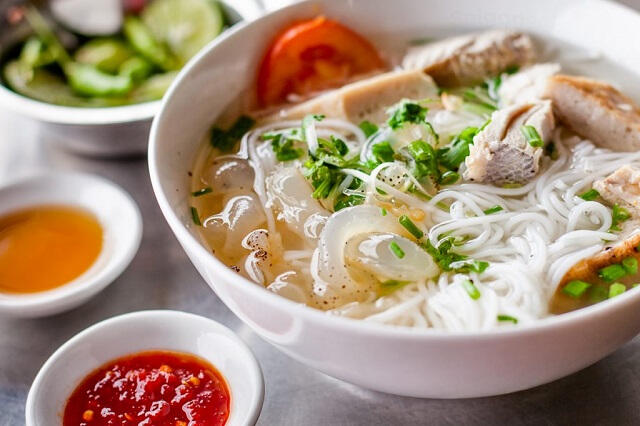 Phố bún sứa trên đường Phan Chu Trinh