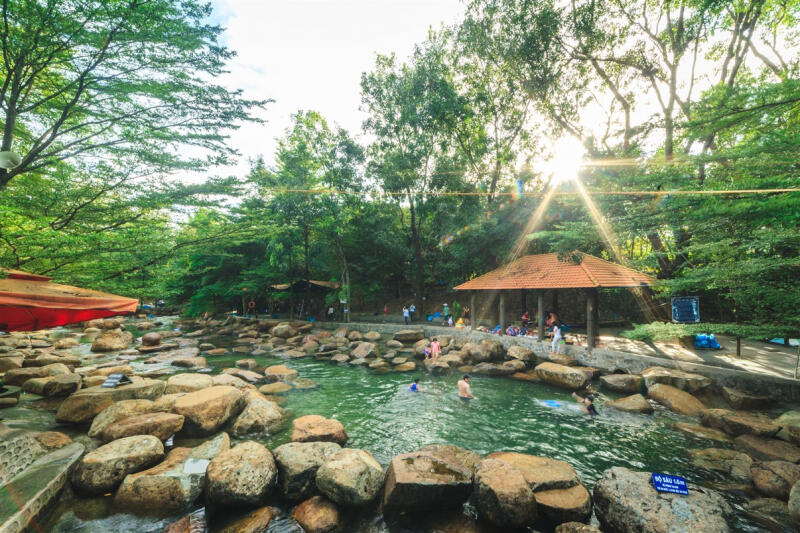 Khu du lịch sinh thái Thủy Châu