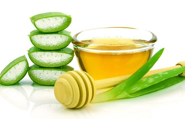 Nha đam và mật ong