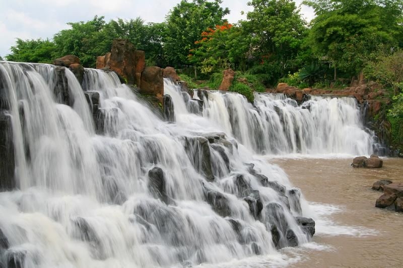 Khu du lịch thác Giang Điền