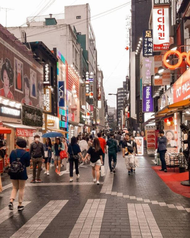 Khu Myeongdong, Seoul, Hàn Quốc.