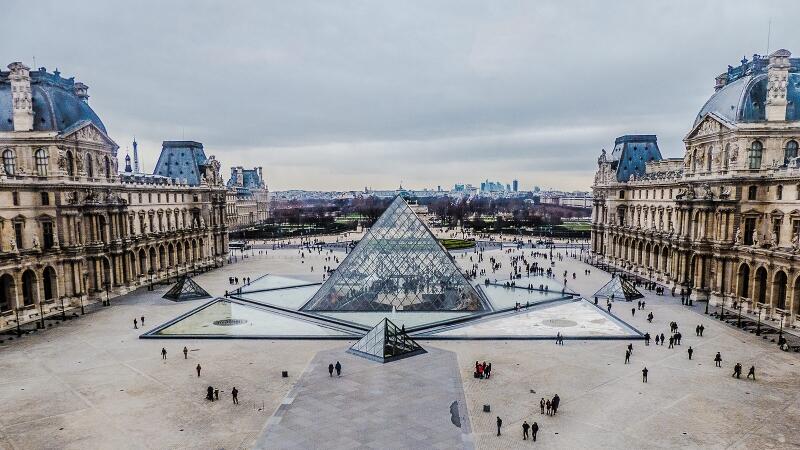 Bảo tàng Louvre (Paris, Pháp)
