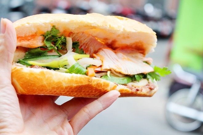 Bánh Mì Cô Lan - Đại Học Văn Hóa