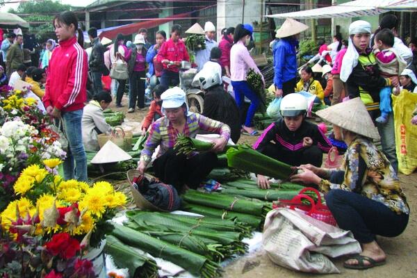 Phiên chợ Tết ở quê em