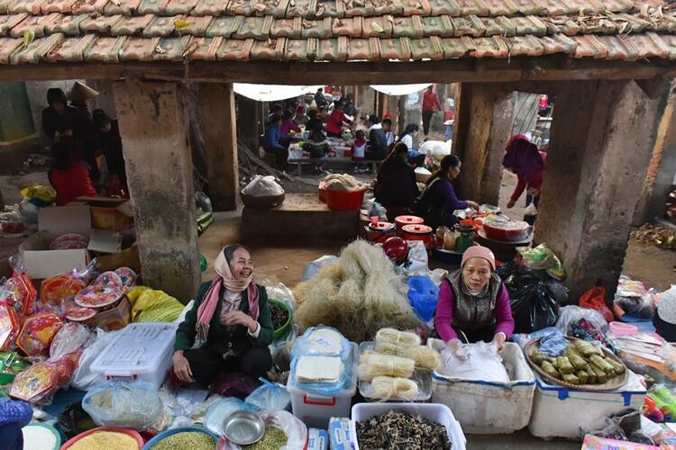 Phiên chợ Tết ở quê em