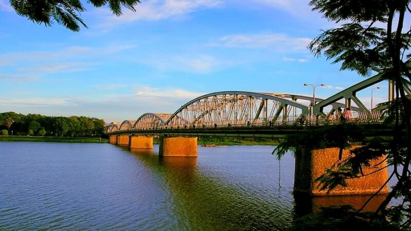 Tham quan thành phố Huế mộng mơ