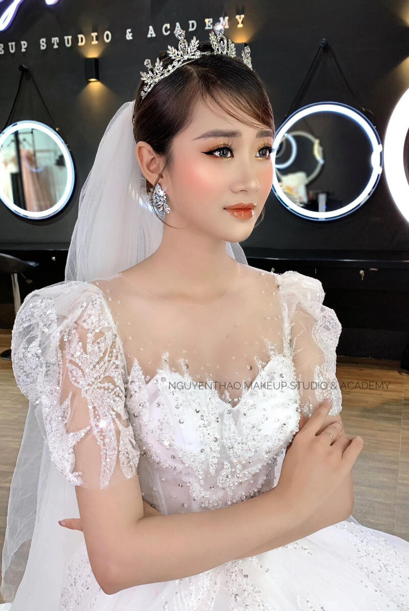 NGUYỄN THẢO- Makeup Studio & Academy