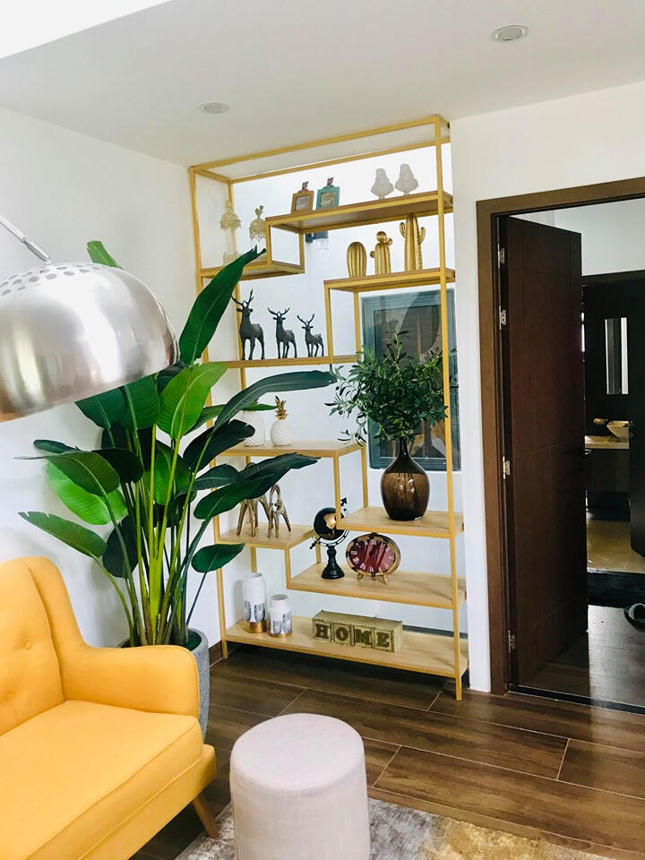 Vivian Home Decor