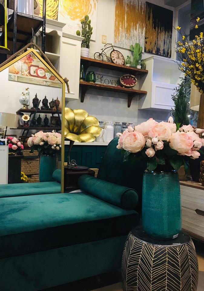 Vivian Home Decor