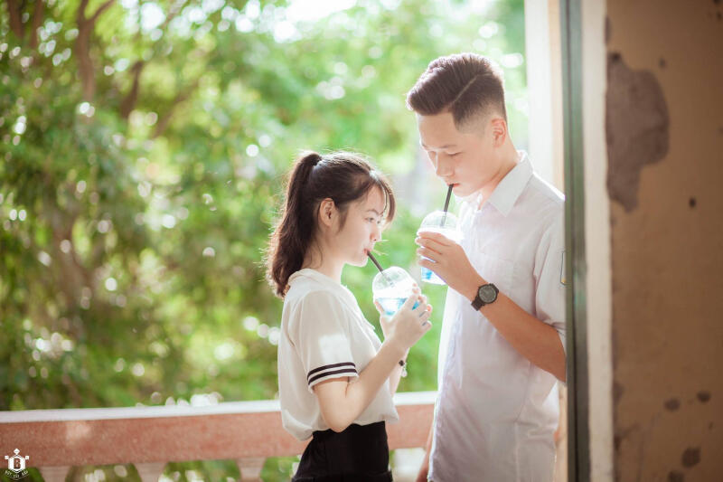 Thoải mái thể hiện tình cảm nơi công cộng