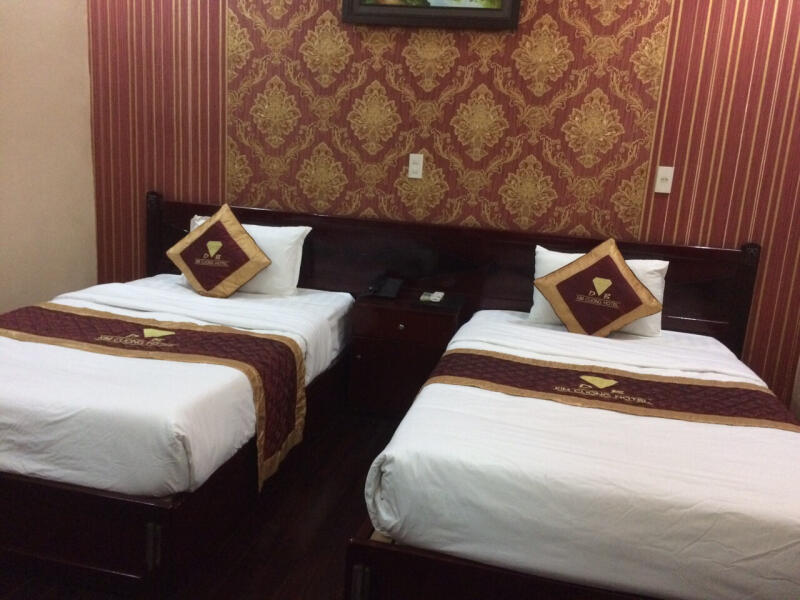 Khách sạn Kim Cương (Diamond Hotel)