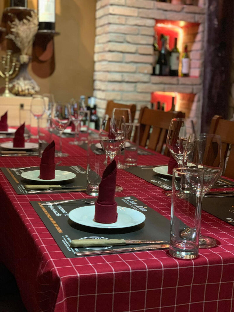 D'Lisa & Lida Restaurant - Hội Quán Phúc Vang