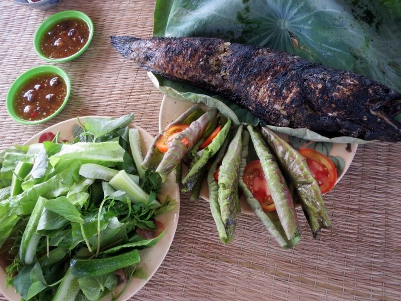 Món cá lóc nướng trui