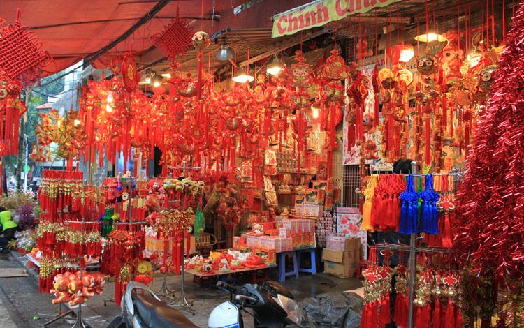 Trang trí bằng phụ kiện treo ngày Tết