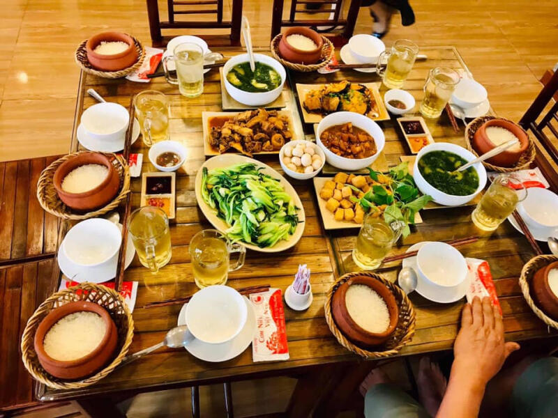 Nhà Hàng Cơm Niêu Việt Nam