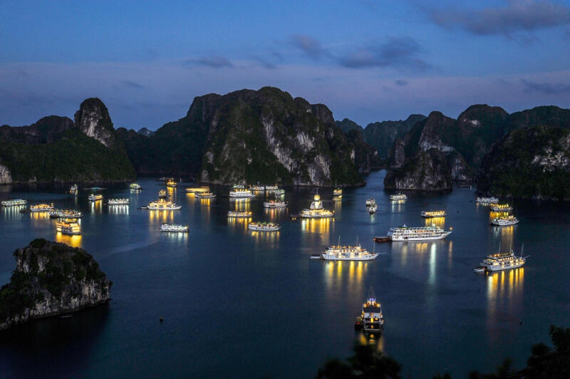 Vịnh Hạ Long - “tinh hoa” của nước Việt