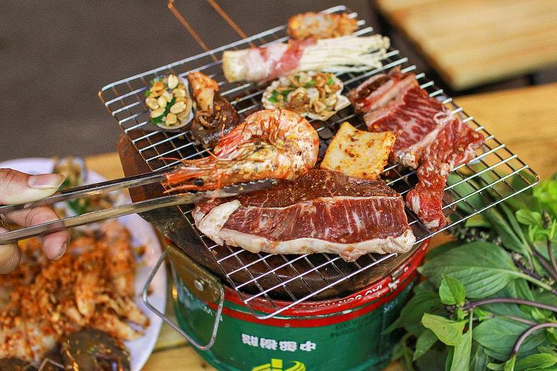 Phố lẩu nướng – đường Nguyễn Thái Học