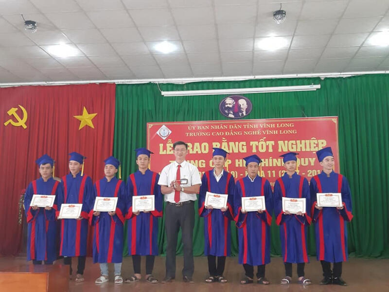 Cao đẳng nghề Vĩnh Long