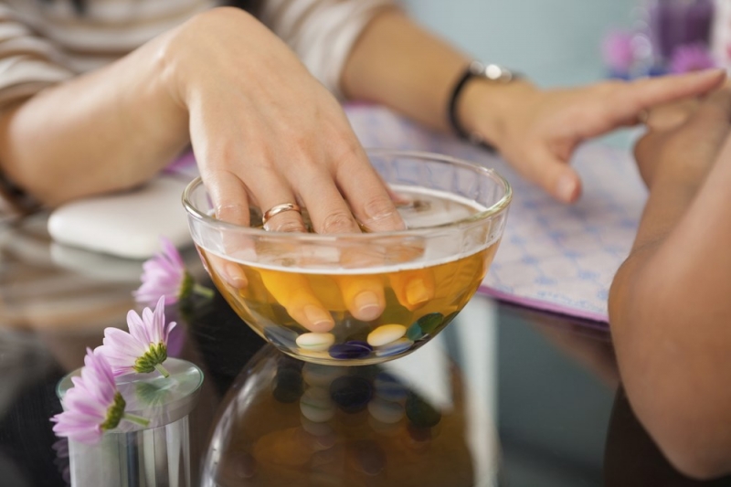 Giúp móng tay chắc khỏe, sáng bóng