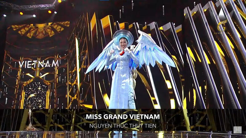 Thùy Tiên tỏa sáng trong đêm thi Quốc phục Miss Grand International 2021 (30/11/2021)