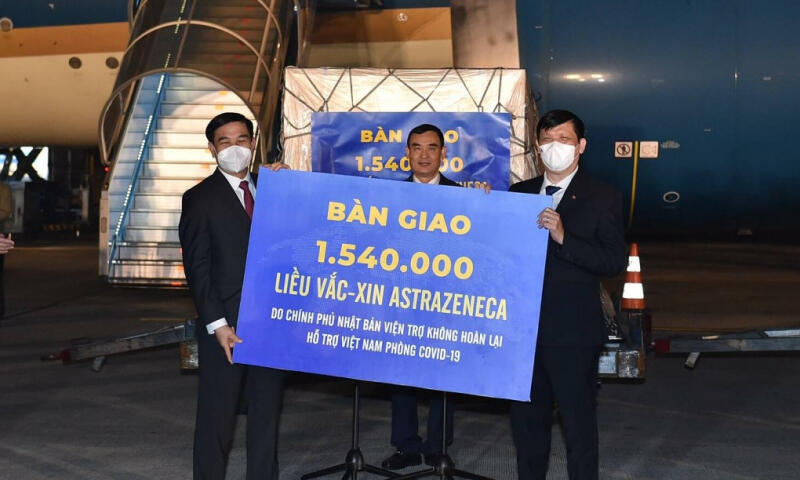 Hơn 1,5 triệu liều vaccine AstraZeneca từ Nhật về Việt Nam (25/11/2021)