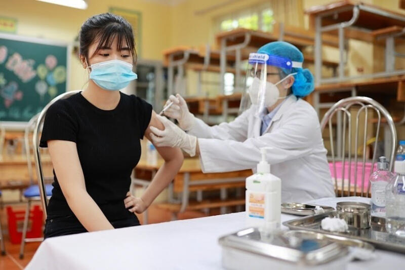 Hà Nội: Hơn 38.000 học sinh lớp 9 đã tiêm vaccine Covid19 (27/11/2021