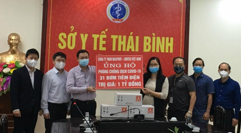 Tặng gần 40 bơm tiêm điện hỗ trợ cho TP Hồ Chí Minh, Thái Bình chống dịch (1/12/2021)