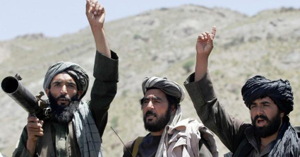 Lực lượng biên phòng Iran và Taliban đấu súng qua biên giới (2/12/2021)