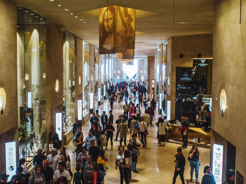 Carrousel du Louvre, Pháp