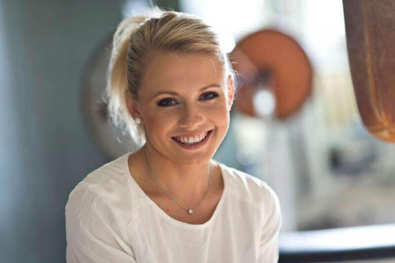 Julia Simic - Đức